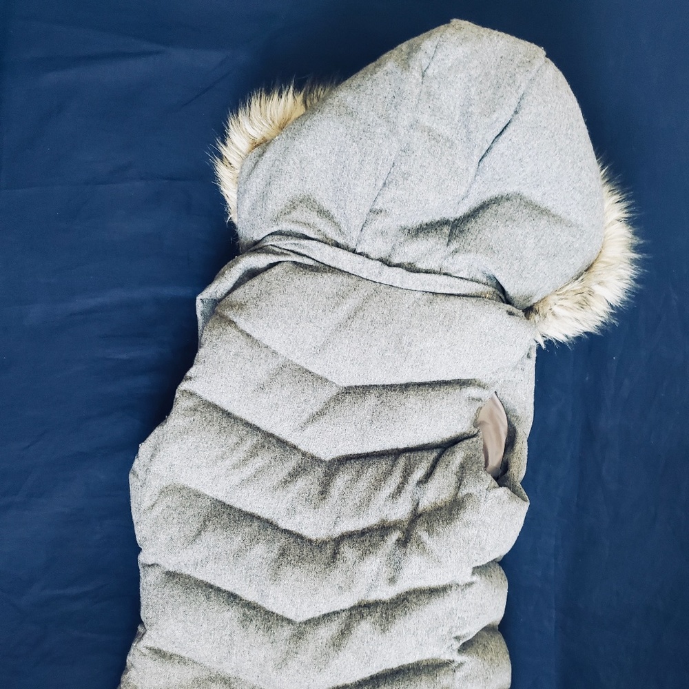 GAP Gray Vest - Picture 3 of 6